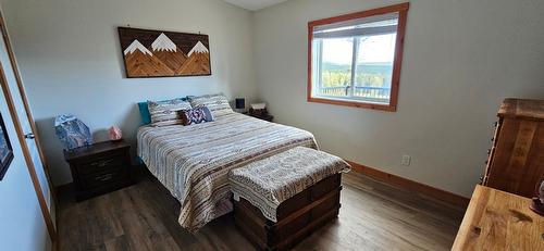 1796 Meadowbrook Settlement Road, Kimberley, BC - Indoor Photo Showing Bedroom