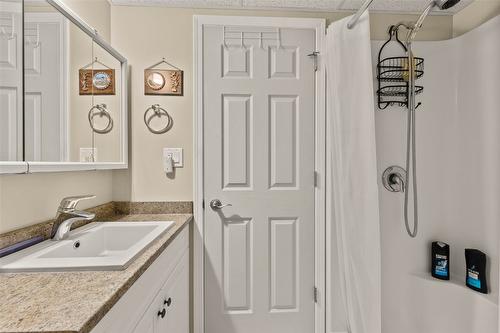 319 Brooke Drive, Chase, BC - Indoor Photo Showing Bathroom