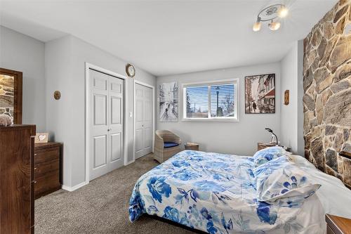 319 Brooke Drive, Chase, BC - Indoor Photo Showing Bedroom