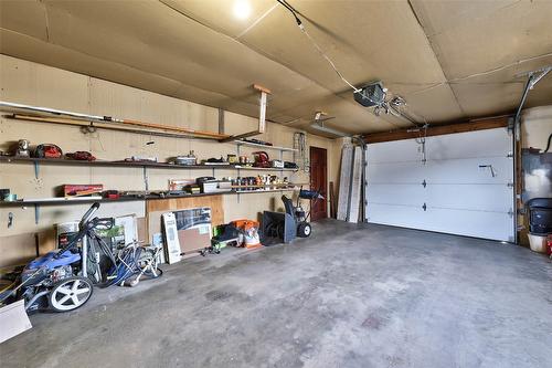 319 Brooke Drive, Chase, BC - Indoor Photo Showing Garage