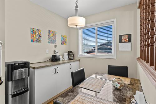 319 Brooke Drive, Chase, BC - Indoor Photo Showing Dining Room