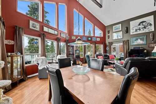 2-4436 Meadow Creek Road, Kamloops, BC - Indoor Photo Showing Dining Room