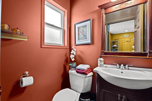 2-4436 Meadow Creek Road, Kamloops, BC - Indoor Photo Showing Bathroom