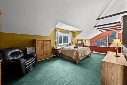 2-4436 Meadow Creek Road, Kamloops, BC - Indoor Photo Showing Bedroom