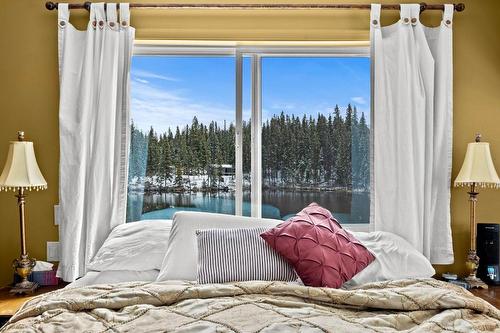 2-4436 Meadow Creek Road, Kamloops, BC - Indoor Photo Showing Bedroom