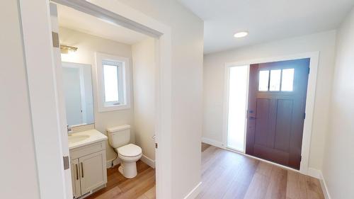 B-351 Legacy Lookout, Cranbrook, BC - Indoor Photo Showing Bathroom