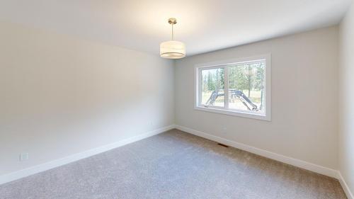 B-351 Legacy Lookout, Cranbrook, BC - Indoor Photo Showing Other Room