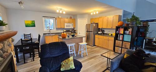 202 Forest Crowne Close, Kimberley, BC - Indoor Photo Showing Kitchen With Double Sink