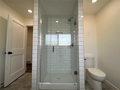 600 17Th Avenue, Cranbrook, BC - Indoor Photo Showing Bathroom