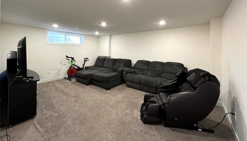 600 17Th Avenue, Cranbrook, BC - Indoor Photo Showing Basement