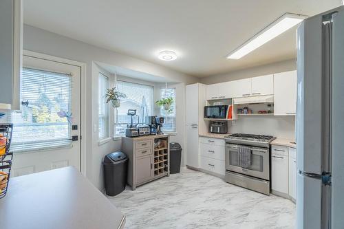 16-2655 Westsyde Road, Kamloops, BC - Indoor Photo Showing Kitchen With Stainless Steel Kitchen