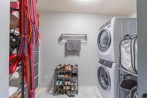 16-2655 Westsyde Road, Kamloops, BC - Indoor Photo Showing Laundry Room