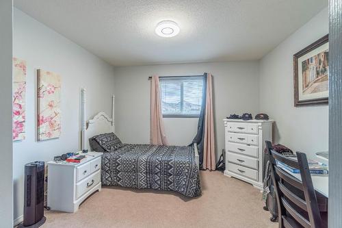 16-2655 Westsyde Road, Kamloops, BC - Indoor Photo Showing Bedroom