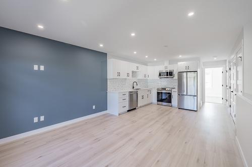 5-1311 Westside Park Drive, Invermere, BC - Indoor Photo Showing Kitchen