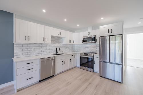 5-1311 Westside Park Drive, Invermere, BC - Indoor Photo Showing Kitchen With Upgraded Kitchen