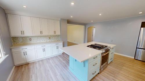 871 305Th Street, Kimberley, BC - Indoor Photo Showing Kitchen