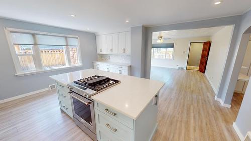 871 305Th Street, Kimberley, BC - Indoor Photo Showing Kitchen