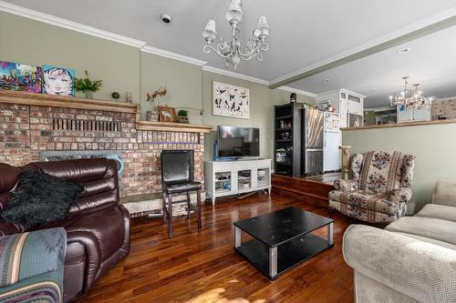 1973 Tranquille Road, Kamloops, BC - Indoor Photo Showing Living Room