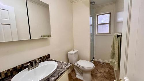 1973 Tranquille Road, Kamloops, BC - Indoor Photo Showing Bathroom