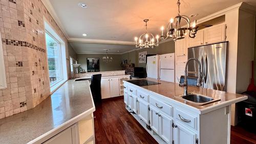 1973 Tranquille Road, Kamloops, BC - Indoor Photo Showing Kitchen