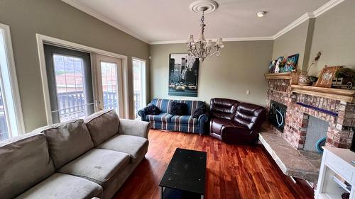 1973 Tranquille Road, Kamloops, BC - Indoor Photo Showing Living Room With Fireplace