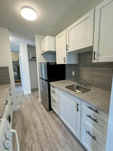 314-1703 Menzies Street, Merritt, BC - Indoor Photo Showing Kitchen