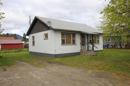 312 6Th Avenue, Nakusp, BC - Outdoor