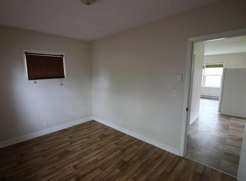 312 6Th Avenue, Nakusp, BC - Indoor Photo Showing Other Room