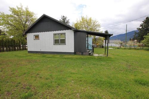 312 6Th Avenue, Nakusp, BC - Outdoor