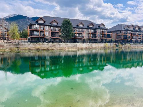 822C-800 Bighorn Boulevard, Radium Hot Springs, BC - Outdoor With Body Of Water