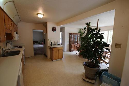 217 6Th Street, Nakusp, BC - Indoor Photo Showing Other Room