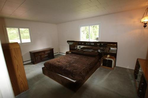 217 6Th Street, Nakusp, BC - Indoor Photo Showing Bedroom