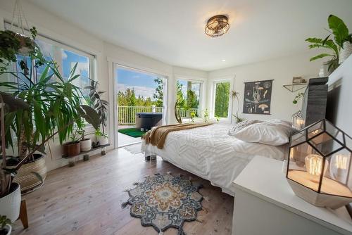 6040 Parnaby Road, Cranbrook, BC - Indoor Photo Showing Bedroom