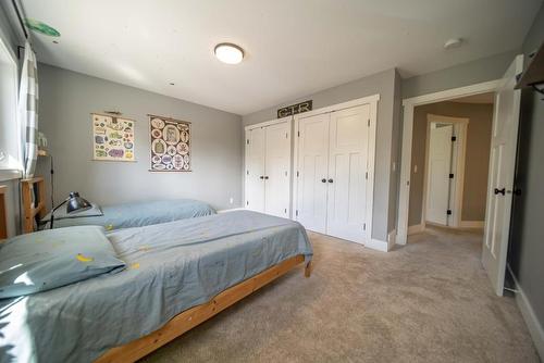 6040 Parnaby Road, Cranbrook, BC - Indoor Photo Showing Bedroom