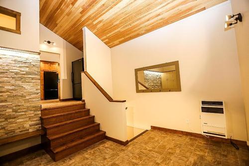 4598 Cedar Hill Road, Falkland, BC - Indoor Photo Showing Other Room