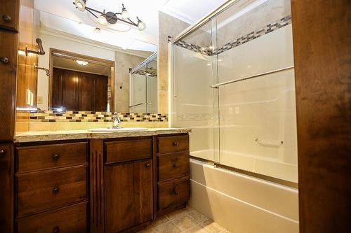 4598 Cedar Hill Road, Falkland, BC - Indoor Photo Showing Bathroom