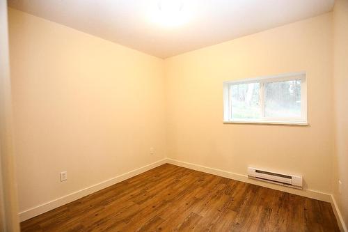 4598 Cedar Hill Road, Falkland, BC - Indoor Photo Showing Other Room