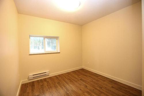 4598 Cedar Hill Road, Falkland, BC - Indoor Photo Showing Other Room