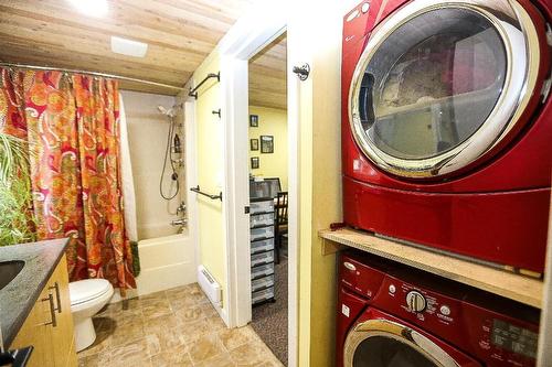 4598 Cedar Hill Road, Falkland, BC - Indoor Photo Showing Laundry Room