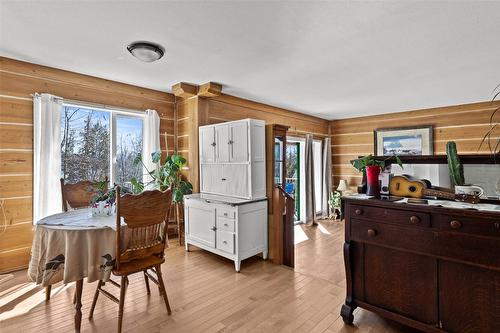 412 Sumac Road, Tappen, BC - Indoor