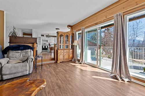 412 Sumac Road, Tappen, BC - Indoor