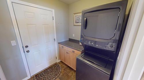 27-1401 30Th  N Avenue, Cranbrook, BC - Indoor Photo Showing Laundry Room