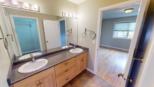 27-1401 30Th  N Avenue, Cranbrook, BC - Indoor Photo Showing Bathroom