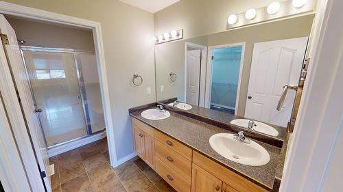 27-1401 30Th  N Avenue, Cranbrook, BC - Indoor Photo Showing Bathroom