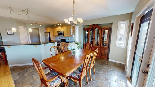 27-1401 30Th  N Avenue, Cranbrook, BC - Indoor Photo Showing Dining Room