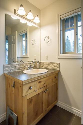 6-4878 Ridge Road, Radium Hot Springs, BC - Indoor Photo Showing Bathroom