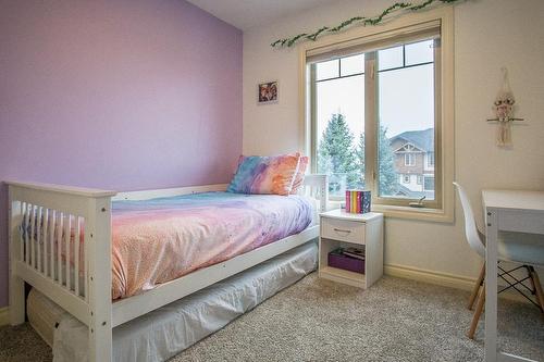 6-4878 Ridge Road, Radium Hot Springs, BC - Indoor Photo Showing Bedroom