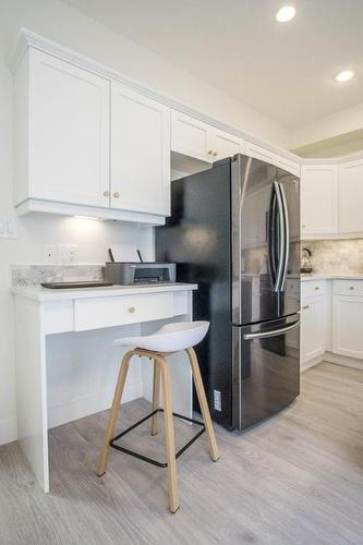 6-4878 Ridge Road, Radium Hot Springs, BC - Indoor Photo Showing Kitchen