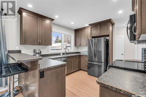 1705 Louise Avenue, Saskatoon, SK - Indoor Photo Showing Kitchen