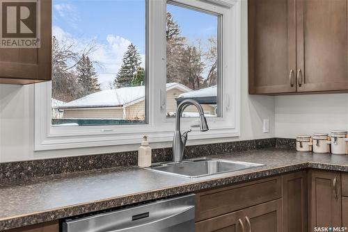 1705 Louise Avenue, Saskatoon, SK - Indoor Photo Showing Kitchen